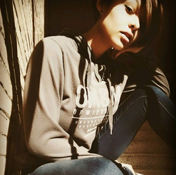 Meet your Posher, Cortasia - Picture 1 of 1